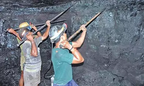SCCL मेडिकल बोर्ड बैठक में देरी से कर्मचारियों में चिंता, निर्भर नौकरी योजना प्रभावित SCCL मेडिकल बोर्ड बैठक में देरी से कर्मचारियों में चिंता, निर्भर नौकरी योजना प्रभावित