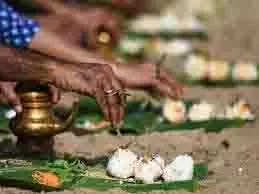Pitru Paksha 2025: अपने पितरों को प्रसन्न करना है तो तर्पण और पिंडदान के अलावा और क्या करें Pitru Paksha 2025: अपने पितरों को प्रसन्न करना है तो तर्पण और पिंडदान के अलावा और क्या करें