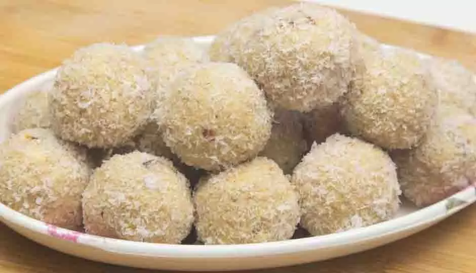 Singhara Laddu: इस मिठाई से आप खास मौकों को बना सकते हैं खास Singhara Laddu: इस मिठाई से आप खास मौकों को बना सकते हैं खास