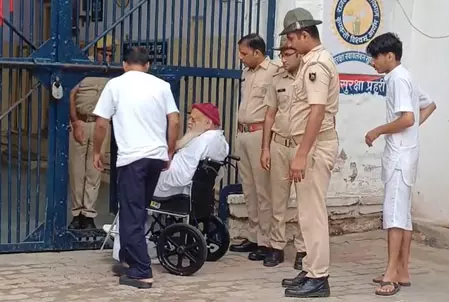 आसाराम बापू जोधपुर जेल लौटे, कोर्ट ने नहीं बढ़ाई अंतरिम जमानत आसाराम बापू जोधपुर जेल लौटे, कोर्ट ने नहीं बढ़ाई अंतरिम जमानत