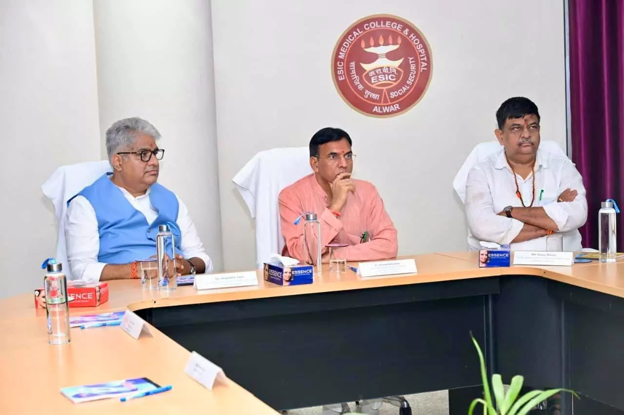 Jaipur: मंत्री ने ईएसआईसी मेडिकल कॉलेज का निरीक्षण, ई-गुरूकूल लाइब्रेरी का अवलोकन किया Jaipur: मंत्री ने ईएसआईसी मेडिकल कॉलेज का निरीक्षण, ई-गुरूकूल लाइब्रेरी का अवलोकन किया