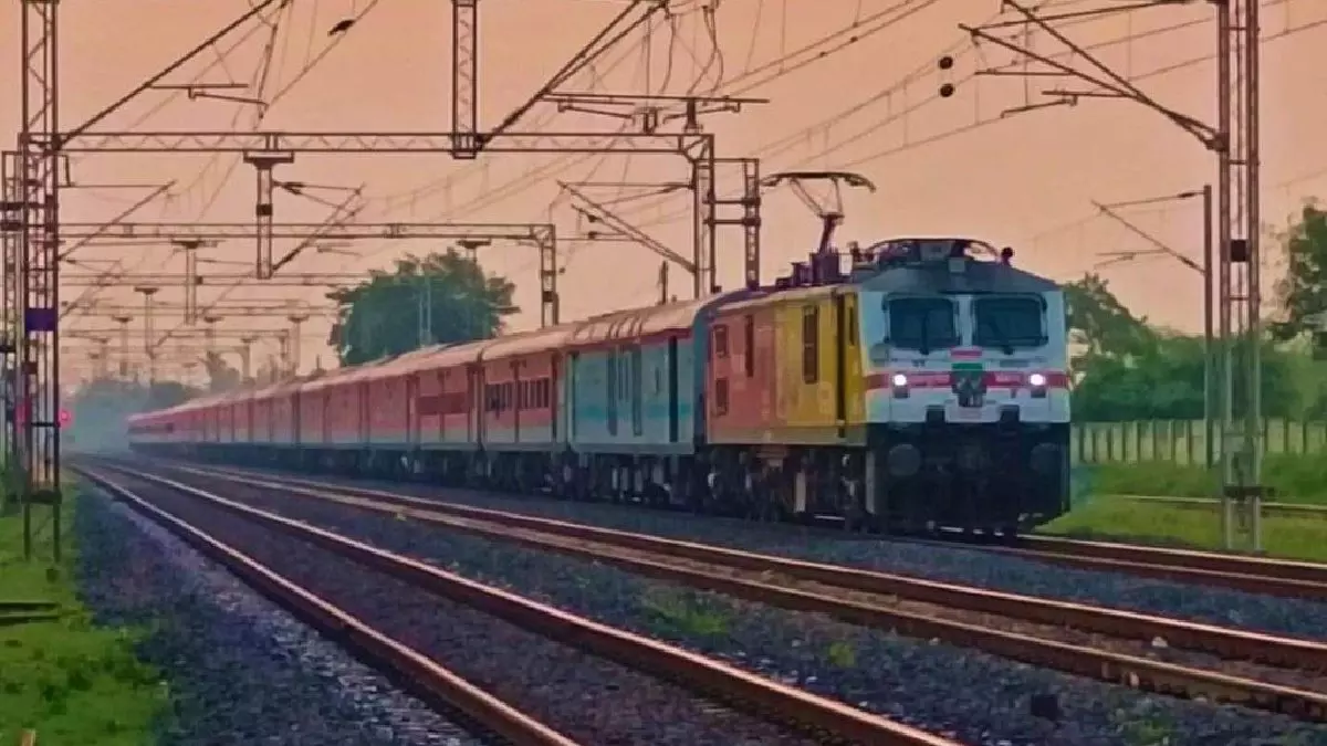 Indore: 30 अगस्त को कई ट्रेनें रद्द, यात्रियों को अलर्ट Indore: 30 अगस्त को कई ट्रेनें रद्द, यात्रियों को अलर्ट