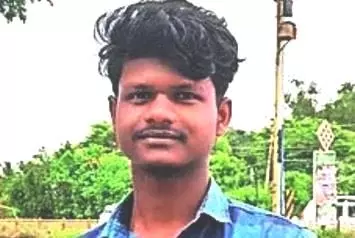 19 वर्षीय प्रवासी मजदूर ने NEET पास कर ओडिशा मेडिकल कॉलेज में दाखिला पाया 19 वर्षीय प्रवासी मजदूर ने NEET पास कर ओडिशा मेडिकल कॉलेज में दाखिला पाया