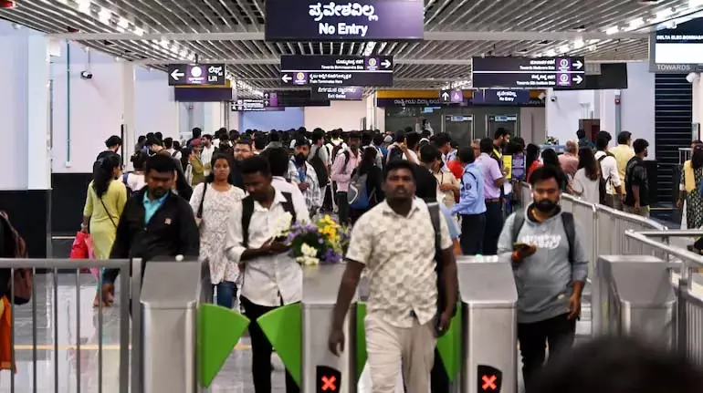 Bengaluru के एक व्यक्ति ने बताया कि कैसे सांस्कृतिक बदलाव उसे अपने ही शहर में अजनबी बना देता Bengaluru के एक व्यक्ति ने बताया कि कैसे सांस्कृतिक बदलाव उसे अपने ही शहर में अजनबी बना देता