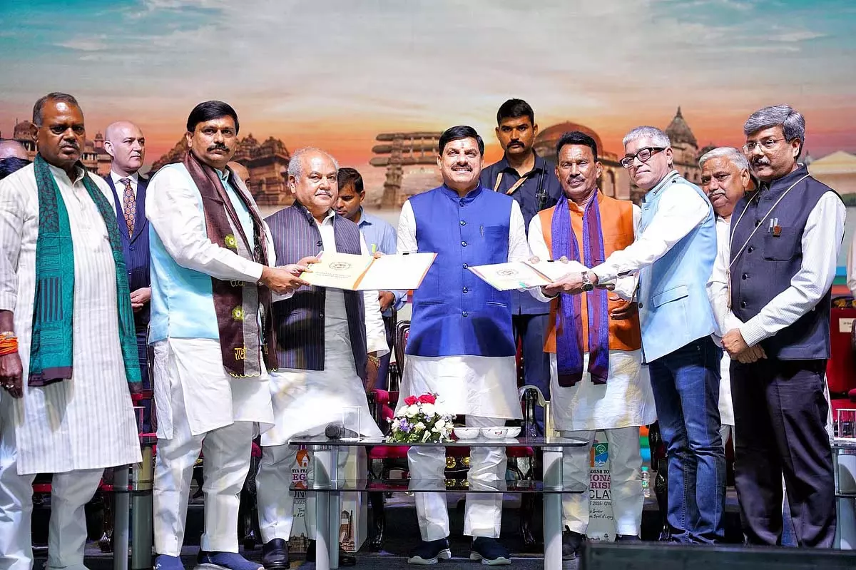 Gwalior : क्षेत्रीय पर्यटन सम्मेलन 2.0 को ₹3.5 हज़ार करोड़ के निवेश प्रस्ताव मिले Gwalior : क्षेत्रीय पर्यटन सम्मेलन 2.0 को ₹3.5 हज़ार करोड़ के निवेश प्रस्ताव मिले