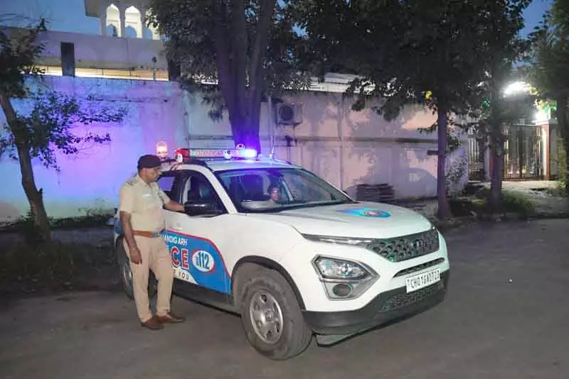 देश में सबसे तेज प्रतिक्रिया देने वाली Chandigarh पुलिस, 5.6 मिनट में नया रिकॉर्ड देश में सबसे तेज प्रतिक्रिया देने वाली Chandigarh पुलिस, 5.6 मिनट में नया रिकॉर्ड