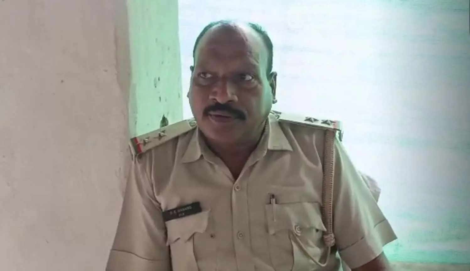 ACB की बड़ी कार्रवाई: आबकारी SI संतोष नारंग रिश्वत लेते गिरफ्तार ACB की बड़ी कार्रवाई: आबकारी SI संतोष नारंग रिश्वत लेते गिरफ्तार