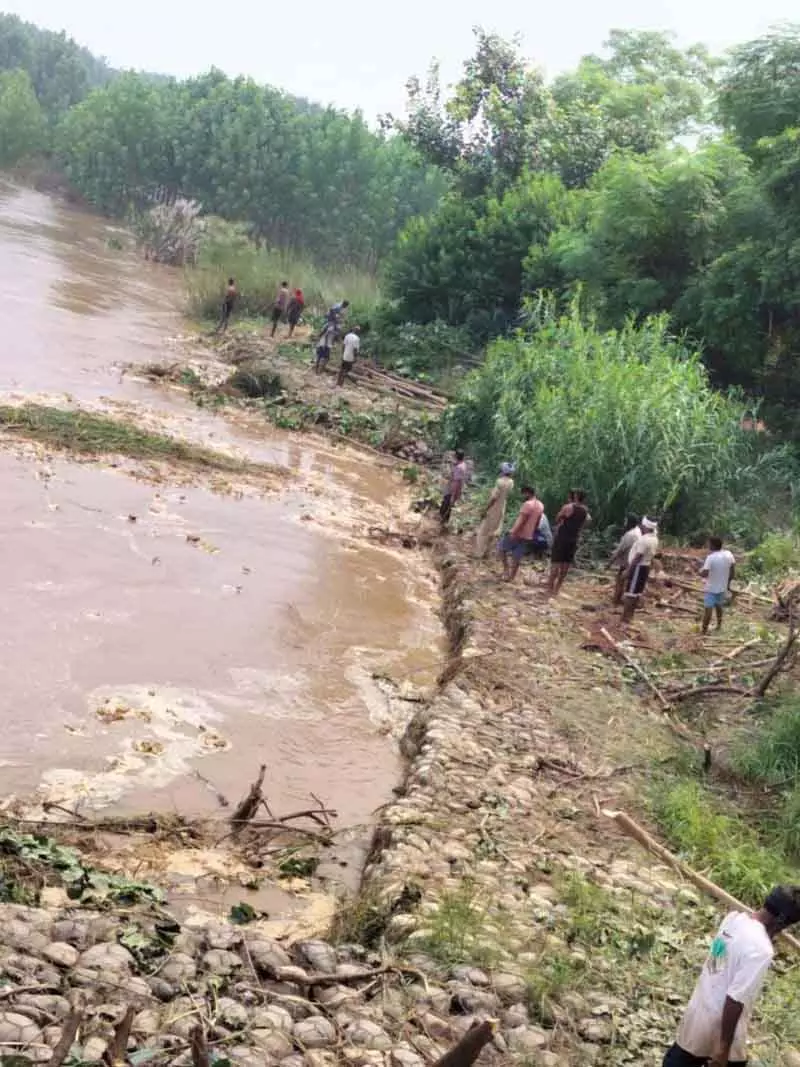 Ludhiana: गांवों में बाढ़ का खतरा, प्रशासन ने कहा स्थिति नियंत्रण में Ludhiana: गांवों में बाढ़ का खतरा, प्रशासन ने कहा स्थिति नियंत्रण में