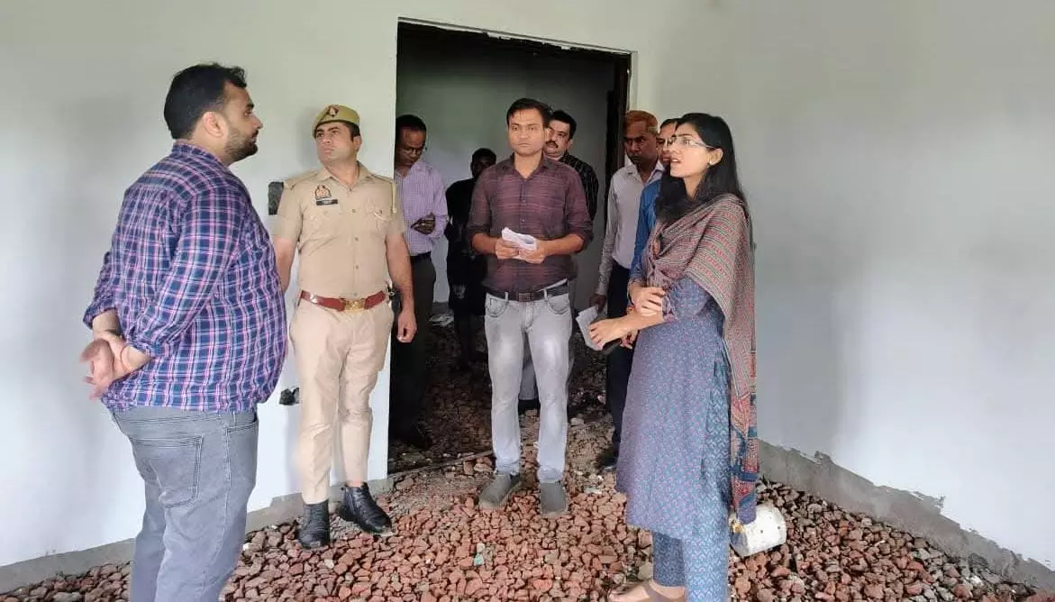 Bareilly: सीडीओ ने निर्माण कार्य की धीमी गति पर उठाया सवाल Bareilly: सीडीओ ने निर्माण कार्य की धीमी गति पर उठाया सवाल