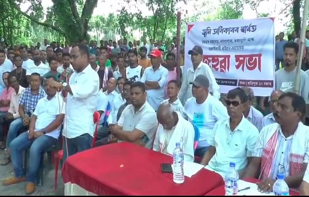 सरकारी नोटिस को लेकर राजागढ़ और भेरगांव में तीव्र विरोध प्रदर्शन सरकारी नोटिस को लेकर राजागढ़ और भेरगांव में तीव्र विरोध प्रदर्शन