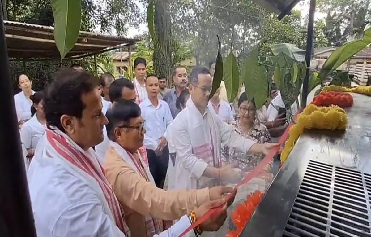 Akhil गोगोई खुद को सभी दलों का मुखिया मानते हैं: गौरव गोगोई Akhil गोगोई खुद को सभी दलों का मुखिया मानते हैं: गौरव गोगोई