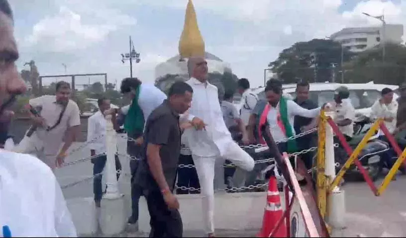 अगर किसान मुश्किलों का सामना करता है, तो प्रतिबंध मायने नहीं रखते... लोहे की बाड़ मायने नहीं रखती: Harish Rao अगर किसान मुश्किलों का सामना करता है, तो प्रतिबंध मायने नहीं रखते... लोहे की बाड़ मायने नहीं रखती: Harish Rao