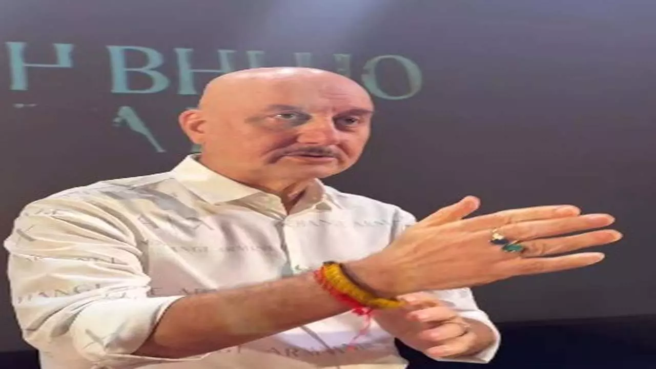 अनुपम खेर ने ‘कुछ भी हो सकता है’ से थिएटर में की वापसी, जल्द आएंगे ‘द बंगाल फाइल्स’ में नजर अनुपम खेर ने ‘कुछ भी हो सकता है’ से थिएटर में की वापसी, जल्द आएंगे ‘द बंगाल फाइल्स’ में नजर