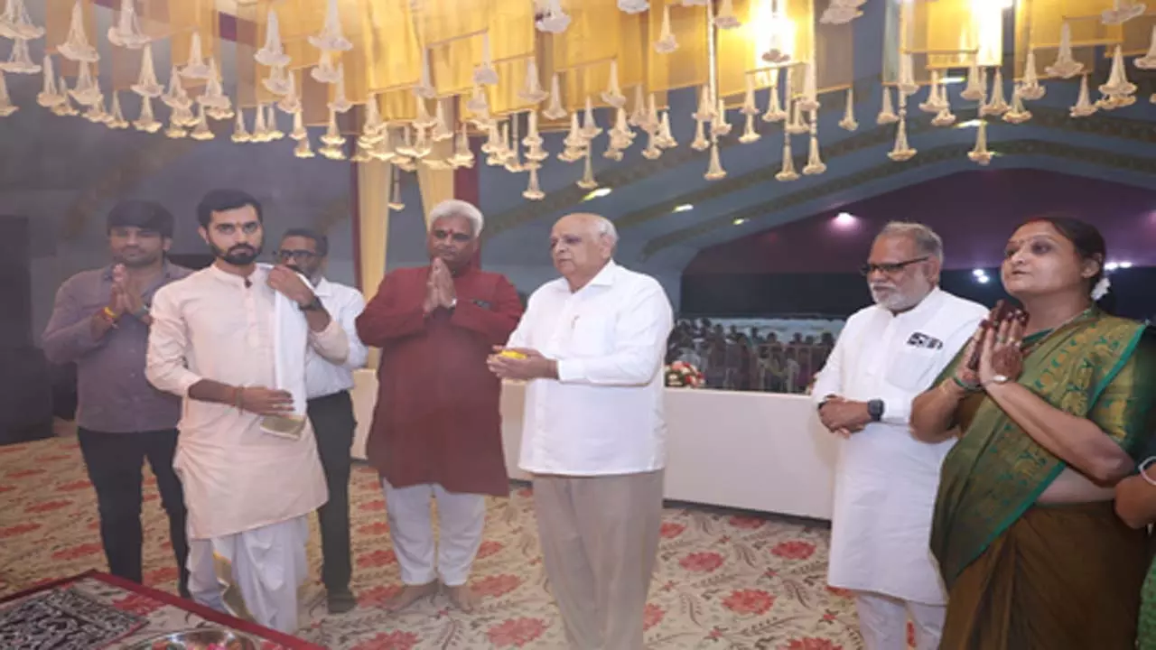 CM भूपेंद्र पटेल ने किए गणपति बप्पा के दर्शन, भक्तजनों को बढ़ाया उत्साह CM भूपेंद्र पटेल ने किए गणपति बप्पा के दर्शन, भक्तजनों को बढ़ाया उत्साह