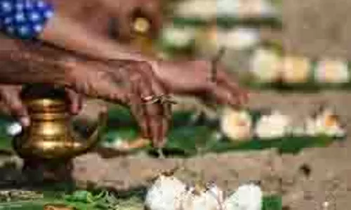 Pitru Paksha 2025: अपने पितरों को प्रसन्न करना है तो तर्पण और पिंडदान के अलावा और क्या करें Pitru Paksha 2025: अपने पितरों को प्रसन्न करना है तो तर्पण और पिंडदान के अलावा और क्या करें