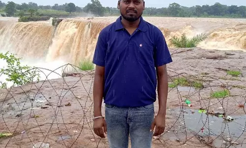 स्कूल से लौट रहे शिक्षादूत का अगवा कर नक्सलियों ने की हत्या