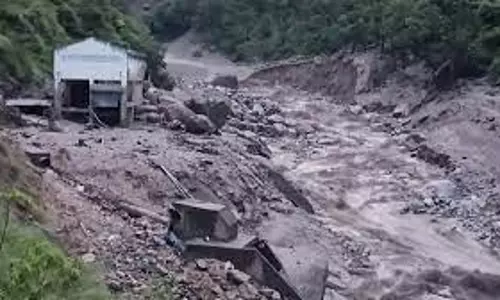 Jammu-Kashmir : बादल फटने के दो मामलों में लोग लापता, तलाश जारी Jammu-Kashmir : बादल फटने के दो मामलों में लोग लापता, तलाश जारी