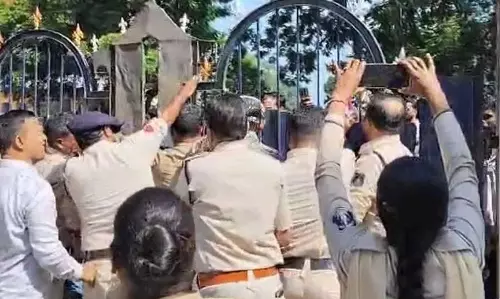 महिला से छेड़छाड़ का मामला, नगर पंचायत अध्यक्ष पर कसा कानून की शिकंजा