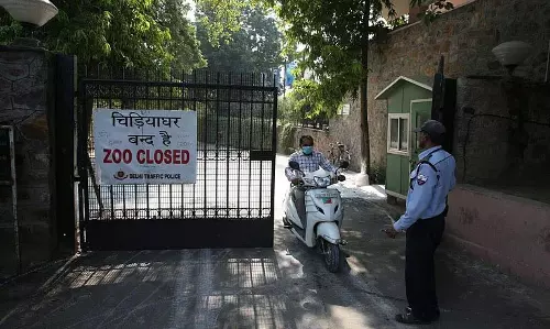 पेंटेड स्टॉर्क में H5N1 बर्ड फ्लू पाए जाने के बाद चिड़ियाघर बंद पेंटेड स्टॉर्क में H5N1 बर्ड फ्लू पाए जाने के बाद चिड़ियाघर बंद