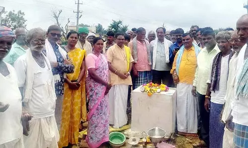 किसानों के लाभ के लिए साप्ताहिक उत्सव: शरव्वा बसप्पा हरिजन किसानों के लाभ के लिए साप्ताहिक उत्सव: शरव्वा बसप्पा हरिजन