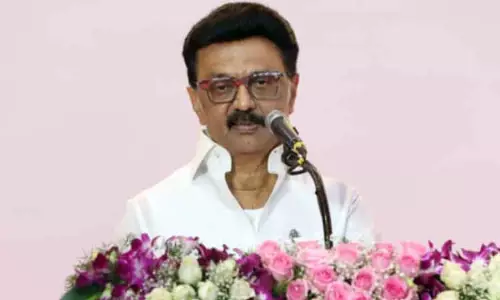 CM Stalin ने केंद्र-राज्य संबंधों पर राज्य के मुख्यमंत्रियों और राजनीतिक दलों के नेताओं से विचार मांगे CM Stalin ने केंद्र-राज्य संबंधों पर राज्य के मुख्यमंत्रियों और राजनीतिक दलों के नेताओं से विचार मांगे