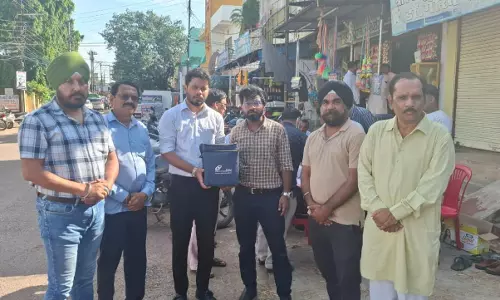 डॉक्टर के निधन पश्चात् दो परिवारों को नेत्रज्योति प्रदान