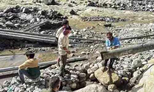 Shimla: रामपुर में बारिश के कारण हुए भूस्खलन में दो लोग घायल
