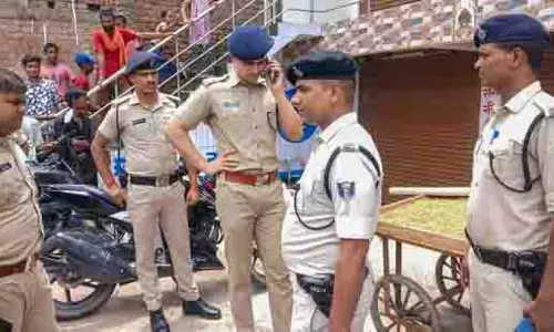 Delhi: कालकाजी मंदिर में कुछ मिनट इंतजार से विवाद, सेवादार की हत्या Delhi: कालकाजी मंदिर में कुछ मिनट इंतजार से विवाद, सेवादार की हत्या