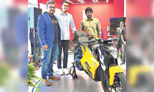 अल्ट्रावायलेट ने Hyderabad में नया एक्सपीरियंस सेंटर लॉन्च किया
