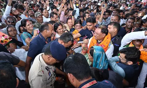 माना एयरपोर्ट पर CM साय का भाजपा नेताओं ने किया भव्य स्वागत माना एयरपोर्ट पर CM साय का भाजपा नेताओं ने किया भव्य स्वागत