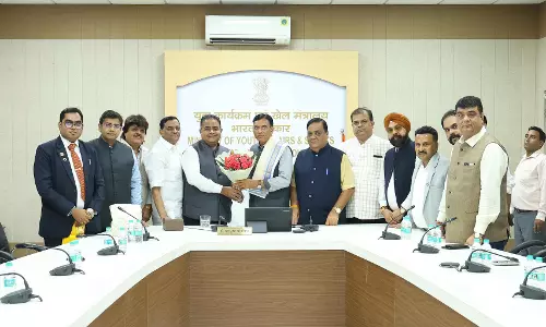 केंद्रीय मंत्री मनसुख मंडाविया से मिला सतीश थौरानी के नेतृत्व में छत्तीसगढ़ चैंबर ऑफ़ कॉमर्स का प्रतिनिधि मंडल केंद्रीय मंत्री मनसुख मंडाविया से मिला सतीश थौरानी के नेतृत्व में छत्तीसगढ़ चैंबर ऑफ़ कॉमर्स का प्रतिनिधि मंडल