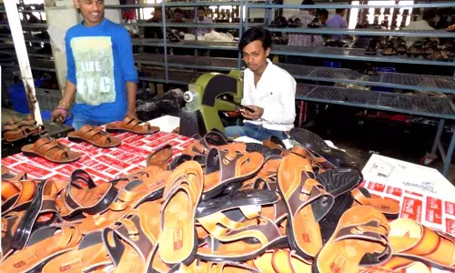 GST सुधारों से फुटवियर बाजार में सुधार की उम्मीद बढ़ी GST सुधारों से फुटवियर बाजार में सुधार की उम्मीद बढ़ी