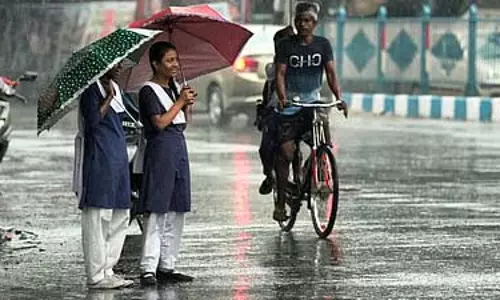 तटीय और मलनाड जिलों में भारी बारिश से सामान्य जनजीवन प्रभावित; उत्तर कन्नड़ में स्कूल बंद तटीय और मलनाड जिलों में भारी बारिश से सामान्य जनजीवन प्रभावित; उत्तर कन्नड़ में स्कूल बंद