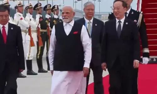 पीएम मोदी के लिए चीन ने बिछाया रेड कारपेट, भव्य स्वागत हुआ
