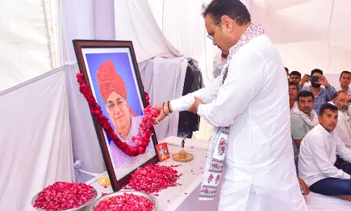 Jaipur: मुख्यमंत्री शर्मा ने पूर्व सांसद स्व. कर्नल सोनाराम चौधरी को दी श्रद्धांजलि Jaipur: मुख्यमंत्री शर्मा ने पूर्व सांसद स्व. कर्नल सोनाराम चौधरी को दी श्रद्धांजलि