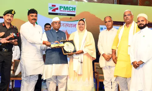 Jaipur: राज्यपाल ने “है नमन उनको“ कार्यक्रम में वीरांगनाओं को सम्मानित किया