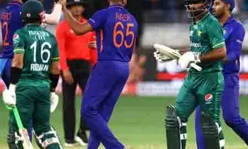 एशिया कप 2025: भीषण गर्मी के कारण बदली मैच टाइमिंग, आधे घंटे देरी से शुरू होंगे मुकाबले एशिया कप 2025: भीषण गर्मी के कारण बदली मैच टाइमिंग, आधे घंटे देरी से शुरू होंगे मुकाबले