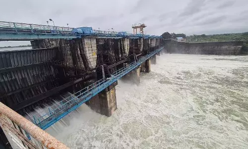 Karnataka : कालाबुरागी-मालघना सड़क पुल का संपर्क टूट गया Karnataka : कालाबुरागी-मालघना सड़क पुल का संपर्क टूट गया