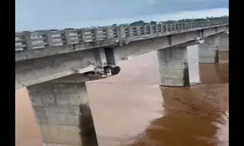 Bhadrachalam में गोदावरी का जलस्तर बढ़ने से आंध्र प्रदेश अलर्ट पर Bhadrachalam में गोदावरी का जलस्तर बढ़ने से आंध्र प्रदेश अलर्ट पर