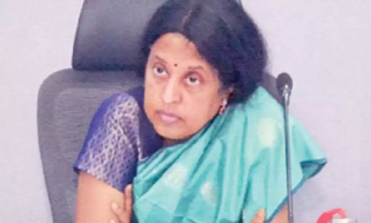 सुप्रीम कोर्ट ने IAS अधिकारी श्रीलक्ष्मी के खिलाफ मुकदमे पर रोक लगाई