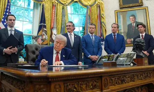 Trump cabinet ने अमेरिकी टैरिफ पर अदालती फैसले में देरी करने की कोशिश की