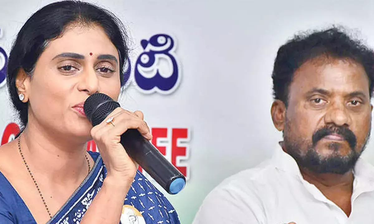 Andhra: शर्मिला ने वीएसपी बिक्री पर मुख्यमंत्री, उपमुख्यमंत्री की चुप्पी पर सवाल उठाए Andhra: शर्मिला ने वीएसपी बिक्री पर मुख्यमंत्री, उपमुख्यमंत्री की चुप्पी पर सवाल उठाए