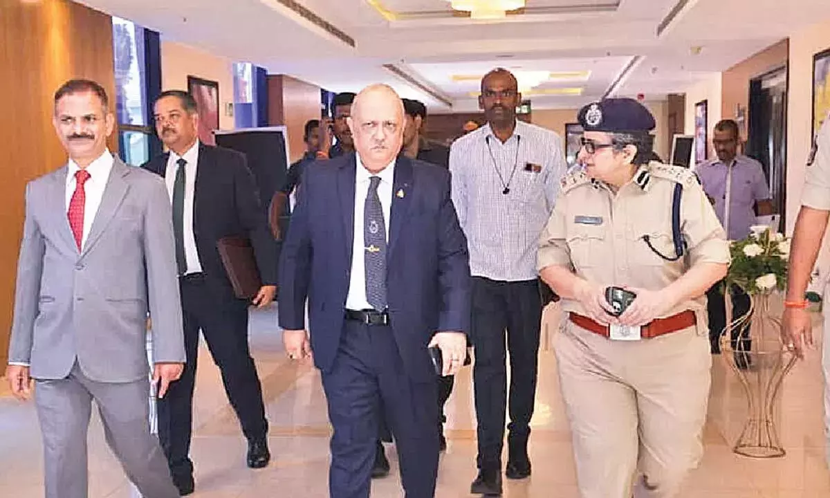 Andhra: पुलिस बैठक में समन्वय बढ़ाने का संकल्प लिया गया Andhra: पुलिस बैठक में समन्वय बढ़ाने का संकल्प लिया गया