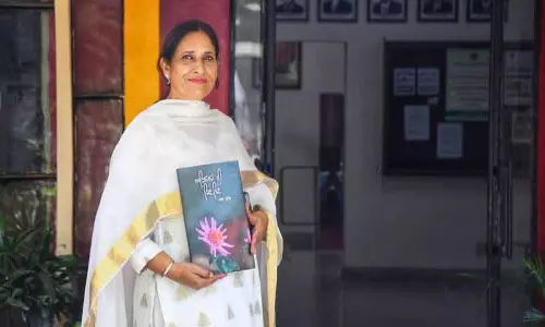 Jas Preet की अहसासन दी किन मिन जीवन, प्रकृति और भावनाओं को काव्यात्मक नज़रिए से देखती Jas Preet की अहसासन दी किन मिन जीवन, प्रकृति और भावनाओं को काव्यात्मक नज़रिए से देखती