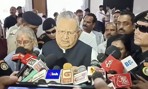 मंत्रिमंडल विस्तार विवाद पर बोले विधानसभा अध्यक्ष डॉ. रमन सिंह- न्यायालय पर रखें भरोसा मंत्रिमंडल विस्तार विवाद पर बोले विधानसभा अध्यक्ष डॉ. रमन सिंह- न्यायालय पर रखें भरोसा