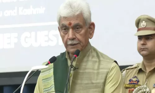 जेके LG मनोज सिन्हा ने रामबन, रियासी में बादल फटने, भूस्खलन से हुई मौतों पर दुख व्यक्त किया जेके LG मनोज सिन्हा ने रामबन, रियासी में बादल फटने, भूस्खलन से हुई मौतों पर दुख व्यक्त किया