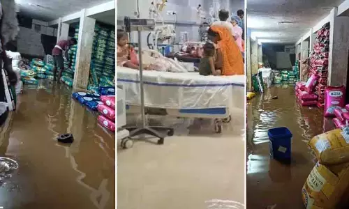 Khargone में बारिश से तबाही, आईसीयू में पानी घुसा