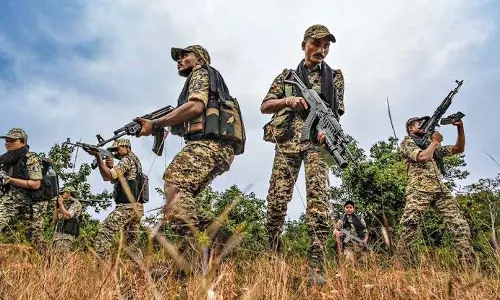 सुरक्षाबलों की बड़ी कार्रवाई: भारी मात्रा में हथियार बरामद, नक्सली कैंप खाली कर भागे