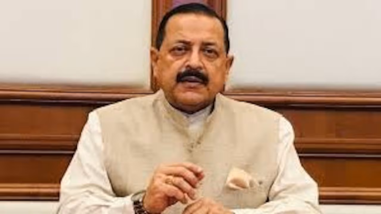 जम्मू-कश्मीर: बादल फटने से 4 लोगों की मौत के बाद केंद्रीय मंत्री जितेंद्र सिंह ने रामबन DC से बात की जम्मू-कश्मीर: बादल फटने से 4 लोगों की मौत के बाद केंद्रीय मंत्री जितेंद्र सिंह ने रामबन DC से बात की