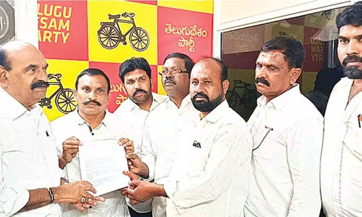Andhra: श्रीशैलम नंद्याल में स्थित है, मंत्री फारूक ने पुष्टि की Andhra: श्रीशैलम नंद्याल में स्थित है, मंत्री फारूक ने पुष्टि की